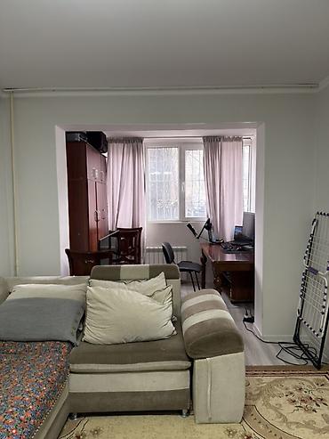 обжита: 2 комнаты, 44 м², 5 мкр 104 серия, 1 этаж, Косметический ремонт — 10
