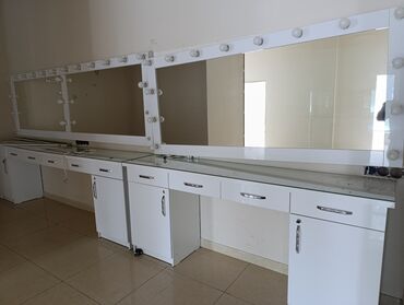продаю мебель для салона красоты: Продается комплект мебели для салона красоты или гримерной. Включает в