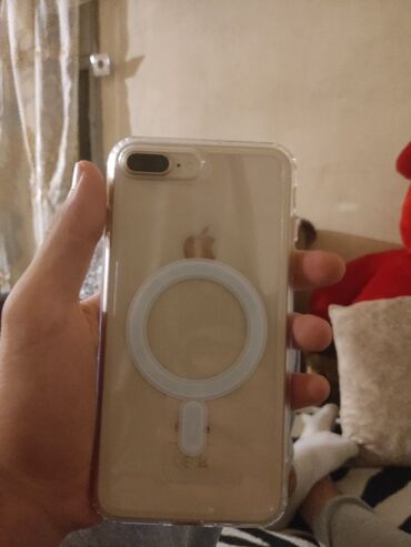 təzə soyuducular: İphone 8plus idial veziyyet çatı siniqi yoxdu 64gb/100pil pili teze