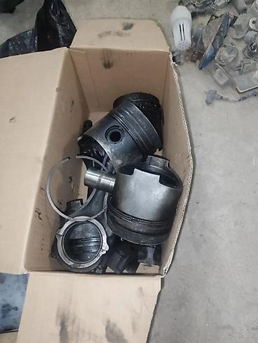 Двигатели, моторы и ГБЦ: Дизельный двигатель (разобранный комплект) Состав по фото: - Блок — 25