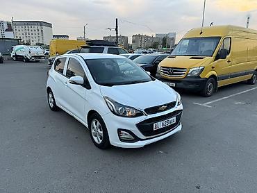 Продажа авто: Chevrolet Spark: 2018 г., 1 л, Вариатор, Бензин, Хэтчбэк — 2