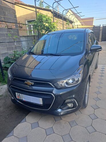 женские машины: Chevrolet Spark: 2017 г., 1 л, Автомат, Бензин, Хэтчбэк
