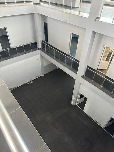 Продажа коммерческой недвижимости: Fatmayı qəsəbəsində, yol kənarında yerləşən 3 mərtəbəli 1000 m² — 4