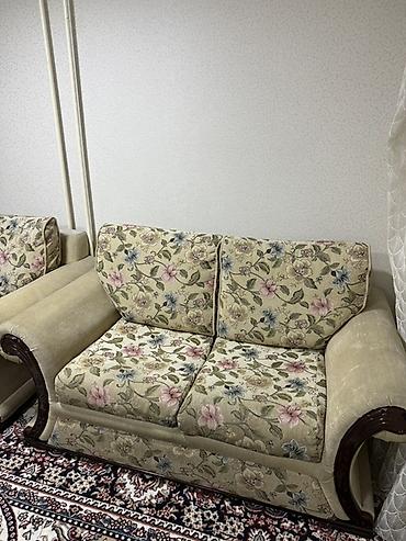 Прямые диваны: Прямой диван, Б/у — 8