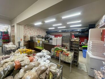 продам дом срочно бишкеке: Ижарага берем Дүкөн, Бизнес борборунда, 50 кв. м Иштеп жаткан, Жабдуулары менен, Ремонту менен, Электр жарыгы, 1-сызык