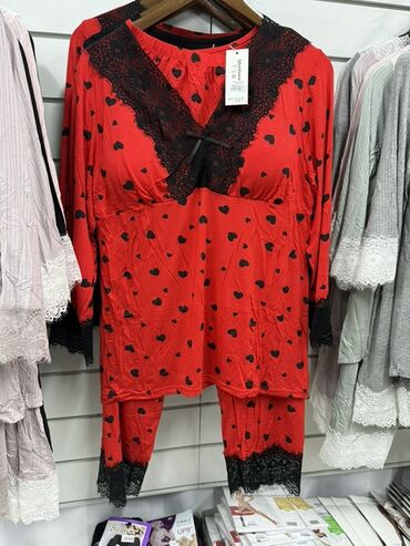 пижамы муслиновые: Женские пижамные комплекты с кружевом - Двухпредметный набор: кофта с