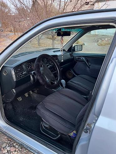 Volkswagen: Volkswagen Vento: 1995 г., Седан — 5