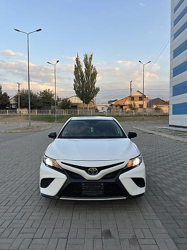 70: Toyota Camry: 2019 г., 2.5 л, Автомат, Бензин, Седан — 2