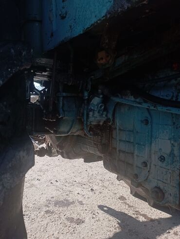 Traktorlar: Belarus traktoru – MTZ seriyası - Rəng: mavi - Quruluş: kabinalı — 12