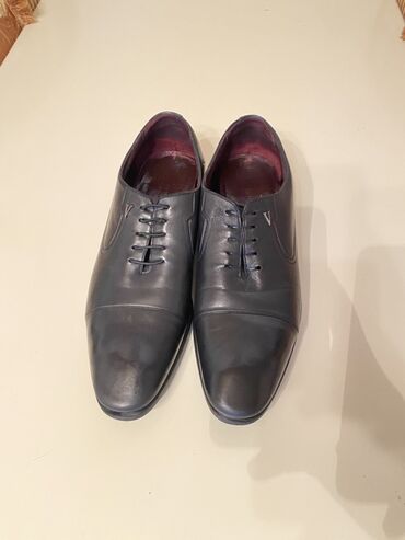 Ложки: Valentino kişi klassik dərili ayaqqabıları - Model: Kap-toe, bağcıqlı