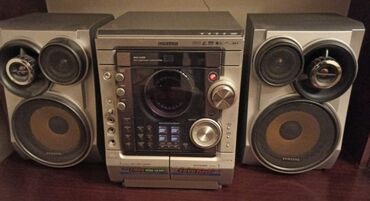 musiqi sistemi: 3 disk yeri var. İşləkdir
