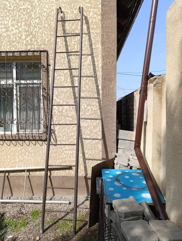 Аренда инструментов: Продаю за 3000 4 метра Строго звоните Металлическая приставная