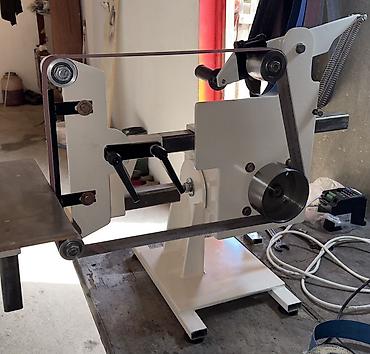 emusiya vuran aparat: Grinder 2x72. Ленточно шлифовальный станок. - Güclü elektrik mühərriki — 2