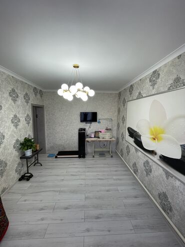 продам однокомнатную квартиру: 1 комната, 34 м², 1 этаж, Евроремонт