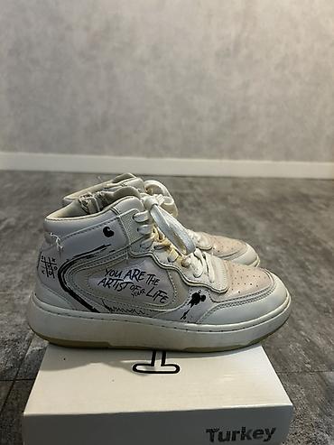 sneaker: Məhsul: Ağ rəngli uniseks yüksəkboğaz idman ayaqqabısı Xüsusiyyətlər — 2