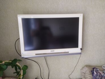 VAZ (LADA): İşlənmiş Televizor Sony 82" Ünvandan götürmə