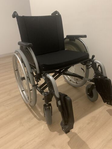 Медтовары: Продаю новую, складную прогулочную немецкую кресло-коляску для