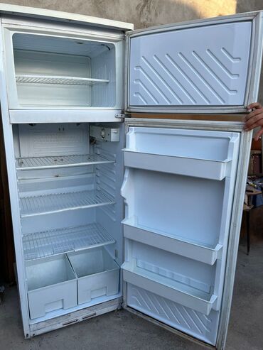 mini xaladennik: Б/у 2 двери Cinar Холодильник Продажа, цвет - Белый, С диспенсером