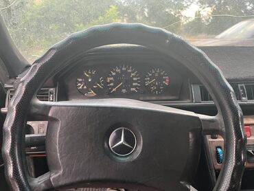 меняю на недвижимость: Mercedes-Benz E-Class: 1989 г., 2.3 л, Механика, Бензин, Седан