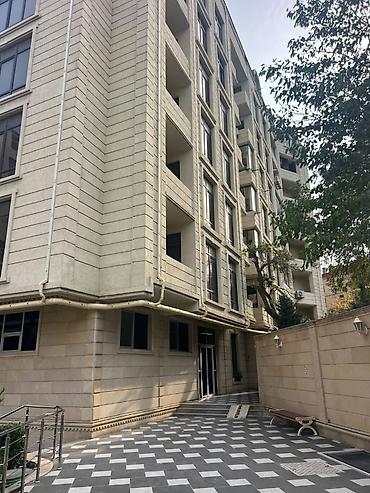 qurgusun satisi: 4 otaqlı, Yeni tikili, 168 kv. m — 2