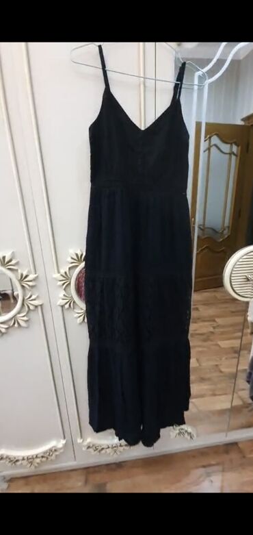 Dəstlər, kostyumlar: Qadın üçlü dəst – qara rəngdə, ağ kvadrat naxışlı. - Dəst: uzun -da lalafo.az — 7 Dəstlər, kostyumlar: Qadın üçlü dəst – qara rəngdə, ağ kvadrat naxışlı. - Dəst: uzun — 7