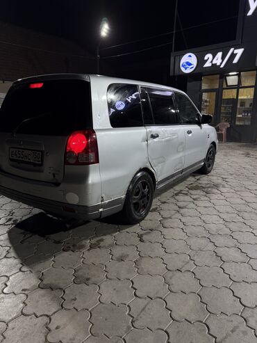 авто машина автомат: Mitsubishi Dion: 2000 г., 2 л, Автомат, Бензин, Минивэн