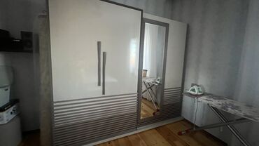 saxlama: Kupe, 3 qapılı Düz dolab, Qarderob, paltar dolabı