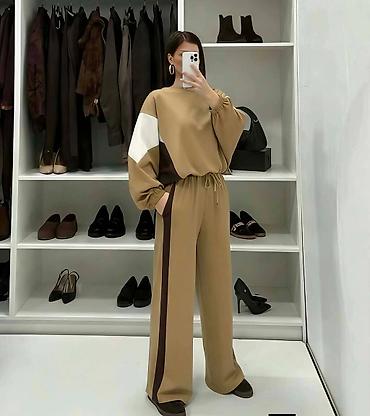 Gornji i donji deo: Dvončani ženski komplet – duks i široke pantalone - Kroj: opušten — 6