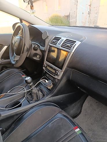 тез арада: Toyota Avensis: 2012 г., 1.8 л, Кол менен иштөөчү, Бензин, Седан — 4
