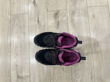 горная обувь: Кроссовкалар, 38.5, 38, Timberland, Колдонулган, түсү - Кара