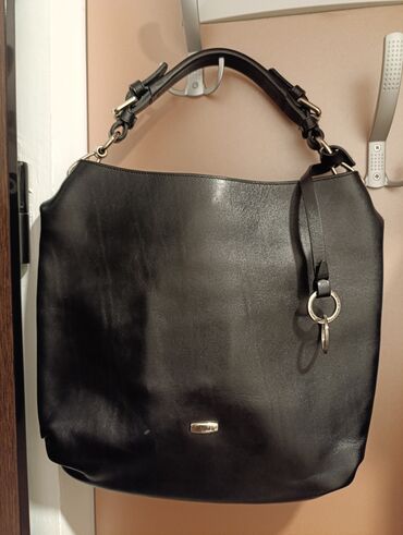 zelene torbe: Shoulder bag, Material: Leather