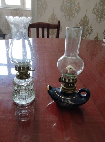 Əntiq qablar: 2 ədəd Sovet dövründən qalma miniatür kerosin lampası. Heç işlənməyib