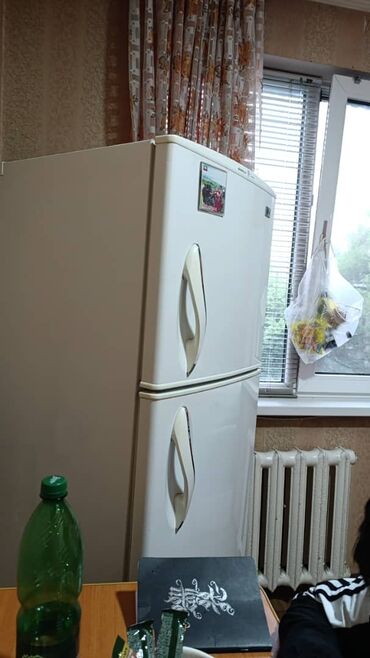 Холодильники: Холодильник LG, Б/у, Двухкамерный, De frost (капельный), 60 * 165 * 60