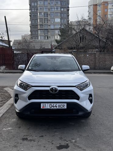 Toyota: Toyota RAV4: 2021 г., 2 л, Вариатор, Бензин, Кроссовер — 2