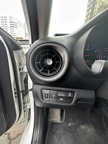 Kia: Kia K3: 2018 г., Автомат, Бензин, Седан — 9