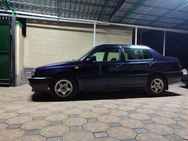 авто volkswagen: Volkswagen Vento: 1997 г., 1.8 л, Механика, Бензин, Седан