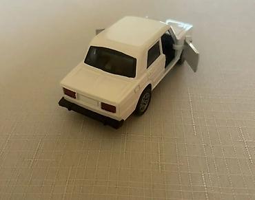avtovaz oyuncaq treyler: Miniatür LADA 2105 model maşın - Miqyas: təxmini 1:36–1:43 (kompakt — 3