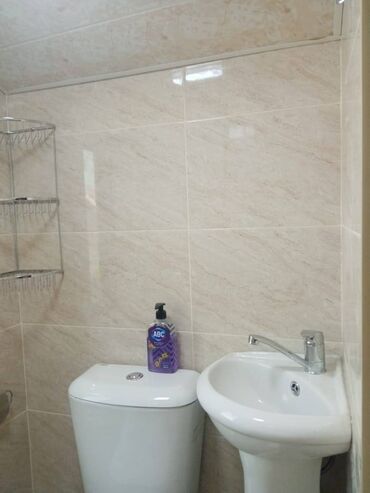 Uzunmüddətli kirayə evlər: 70 kv. m, 3 otaqlı — 2