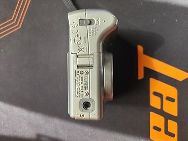 a 8: Canon PowerShot A550 7.1 MP — на запчасти / под восстановление Камера — 3