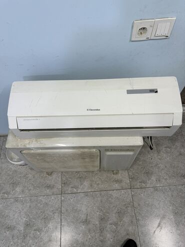 Ütülər və buxarlayıcılar: Kondisioner Electrolux, 40-45 kv. m, Daxili blok, Kredit yoxdur