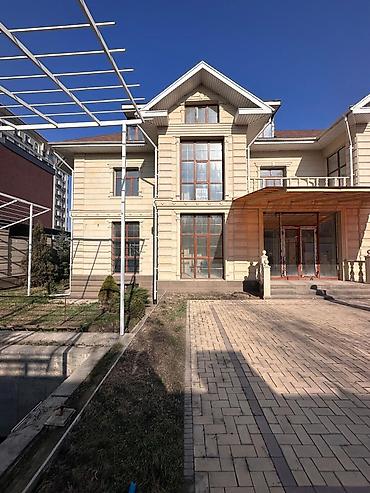 Продажа коттеджей и домов: 📍Расположение: р-н Киргизия-1 отличный 2-х этажный особняк + цоколь, + — 1