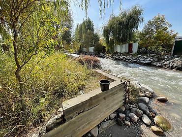 Продажа дач: Продаётся загородный дом у реки Аламедин, с. Таш-Мойнок. Дом — 25