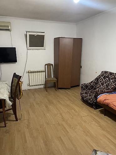 Uzunmüddətli kirayə mənzillər: Kirayə üçün 2 otaqlı mənzil (studiyaya yaxın plan). Şəkillərdə — 15