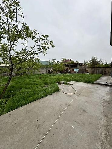 Продажа коттеджей и домов: 🏡 Срочная продажа 2-этажного дома в ж/м Ак-Орго, Бишкек! ✨ 177 м² | 5 — 4