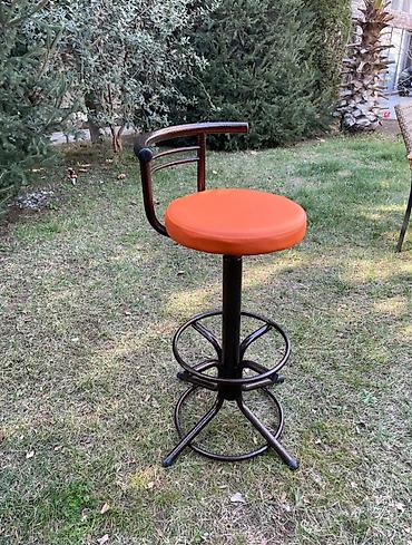 Bar taburesi – metal konstruksiyalı, dairəvi oturacaqla. - Rəng