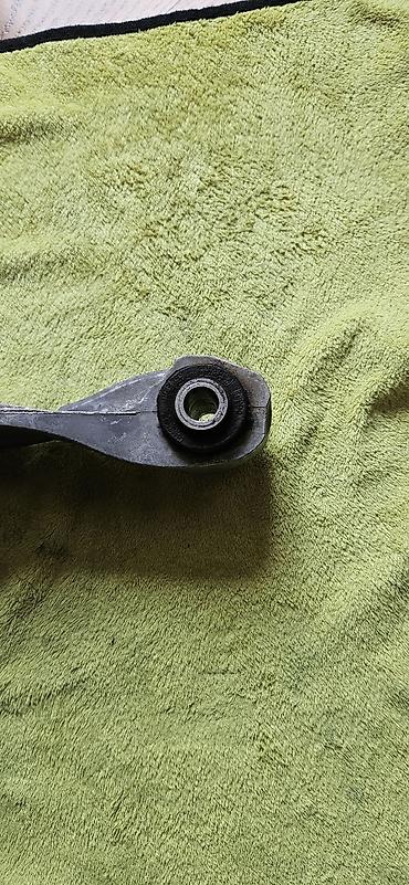 buggy motor: Məhsul: Mühərrik dayağı (alt tork dayağı / “dogbone” tip) Təyinat — 4