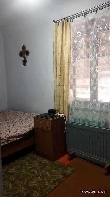 аренда дома для мероприятия: - Уютная спальня с односпальной кроватью, прикроватной тумбой и — 2