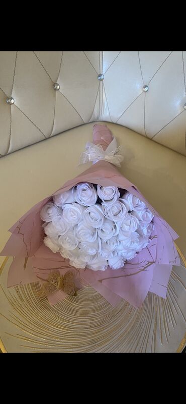 Buket güllər: Satilirlar endirim olub.Gul buketler 20m.cadirilma Hezi Aslaniv metro — 12