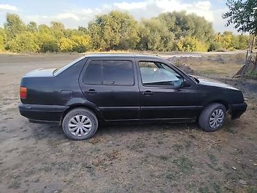 Volkswagen: Volkswagen Vento: 1992 г., 1.8 л, Механика, Бензин, Седан — 2
