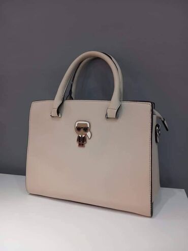 cipkana vise boja: Karl Lagerfeld torba Novo Za veći izbor modela zapratite facebook